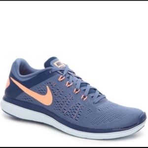 Women’s Nike Flex2016 run size8
